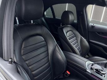 MERCEDES-BENZ C CLASS 2.0 C220d AMG Line (Premium) G-Tronic+ Euro 6 (s/s) 4dr