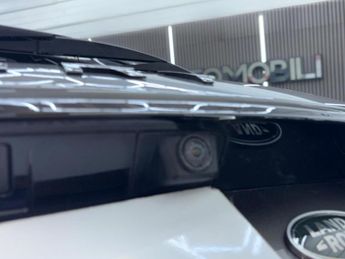 LAND ROVER DISCOVERY SPORT 2.0 TD4 HSE Black Auto 4WD Euro 6 (s/s) 5dr