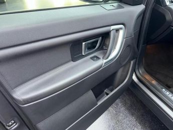 LAND ROVER DISCOVERY SPORT 2.0 TD4 HSE Black Auto 4WD Euro 6 (s/s) 5dr