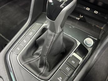 VOLKSWAGEN TIGUAN 2.0 TDI R-Line Edition DSG Euro 6 (s/s) 5dr
