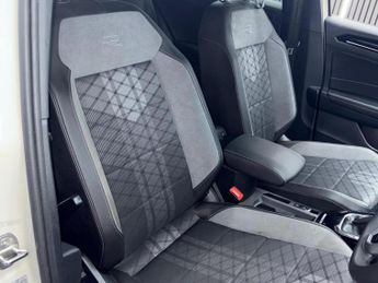VOLKSWAGEN T-ROC 1.5 TSI R-Line DSG Euro 6 (s/s) 5dr