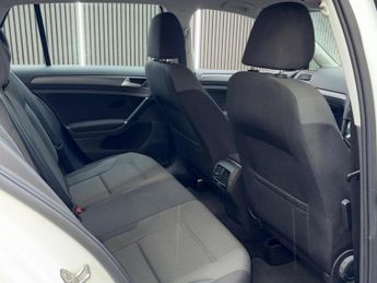 VOLKSWAGEN E-GOLF 35.8kWh e-Golf Auto 5dr