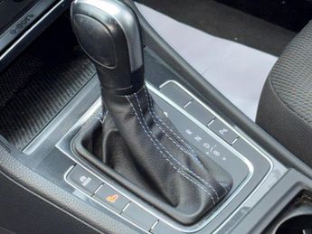 VOLKSWAGEN E-GOLF 35.8kWh e-Golf Auto 5dr