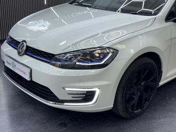 VOLKSWAGEN E-GOLF 35.8kWh e-Golf Auto 5dr