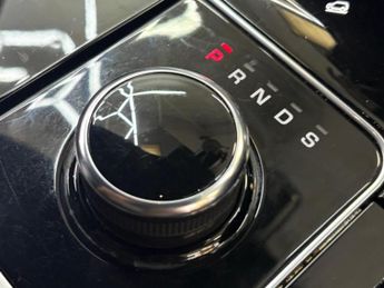 LAND ROVER RANGE ROVER VELAR 2.0 D240 R-Dynamic S Auto 4WD Euro 6 (s/s) 5dr