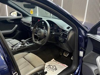 AUDI A4 AVANT 2.0 TDI 35 Black Edition S Tronic Euro 6 (s/s) 5dr