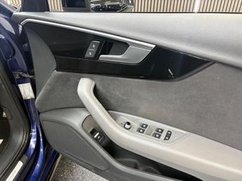 AUDI A4 AVANT 2.0 TDI 35 Black Edition S Tronic Euro 6 (s/s) 5dr