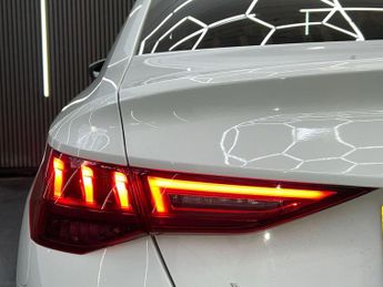 AUDI A3 1.5 TFSI 35 S line S Tronic Euro 6 (s/s) 4dr