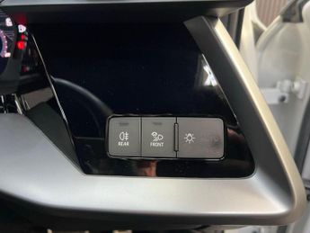 AUDI A3 1.5 TFSI 35 S line S Tronic Euro 6 (s/s) 4dr