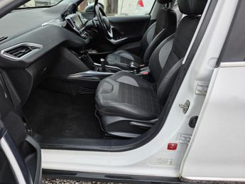 PEUGEOT 2008 1.6 e-HDi Allure