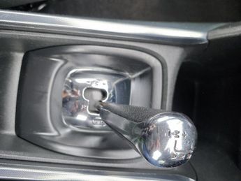 PEUGEOT 2008 1.6 e-HDi Allure