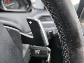 PEUGEOT 2008 1.6 e-HDi Allure