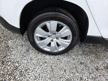 PEUGEOT 2008 1.6 e-HDi Allure