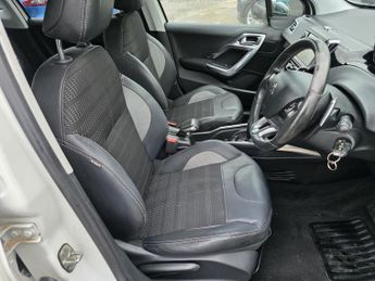 PEUGEOT 2008 1.6 e-HDi Allure