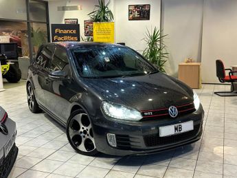 Volkswagen Golf GTi 2.0 TSI GTI
