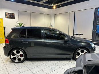 VOLKSWAGEN GOLF 2.0 TSI GTI