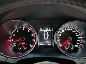 VOLKSWAGEN GOLF 2.0 TSI GTI