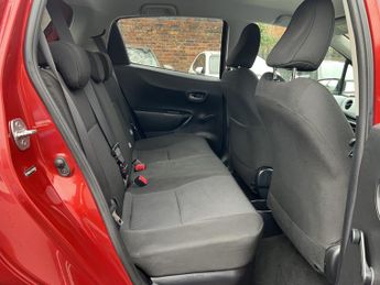 TOYOTA YARIS 1.5 VVT-h Icon Plus