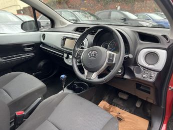 TOYOTA YARIS 1.5 VVT-h Icon Plus