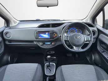 TOYOTA YARIS 1.5 VVT-h Sport