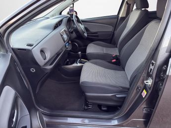 TOYOTA YARIS 1.5 VVT-h Sport