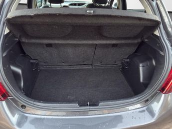 TOYOTA YARIS 1.5 VVT-h Sport