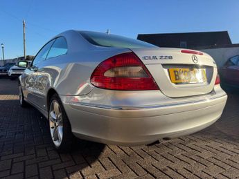 MERCEDES-BENZ CLK 2.1 CLK220 CDI Avantgarde 2dr