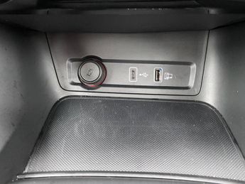 MG ZS 72.6kWh SE Long Range Auto 5dr