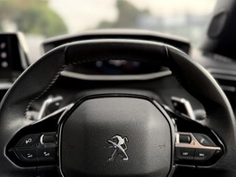 PEUGEOT 2008 1.2 PureTech Allure Premium + EAT8 Auto Euro 6