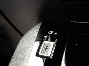 PEUGEOT 2008 1.2 PureTech Allure Premium + EAT8 Auto Euro 6