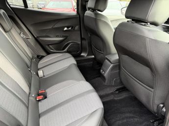 PEUGEOT 2008 1.2 PureTech Allure Premium + EAT8 Auto Euro 6