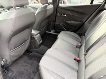 PEUGEOT 2008 1.2 PureTech Allure Premium + EAT8 Auto Euro 6