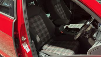 VOLKSWAGEN GOLF 2.0 TSI BlueMotion Tech GTI