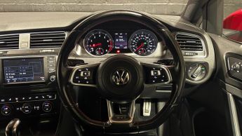 VOLKSWAGEN GOLF 2.0 TSI BlueMotion Tech GTI