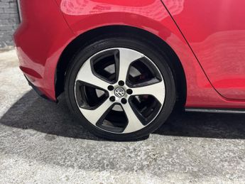 VOLKSWAGEN GOLF 2.0 TSI BlueMotion Tech GTI