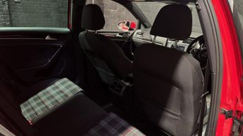 VOLKSWAGEN GOLF 2.0 TSI BlueMotion Tech GTI