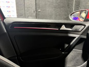 VOLKSWAGEN GOLF 2.0 TSI BlueMotion Tech GTI