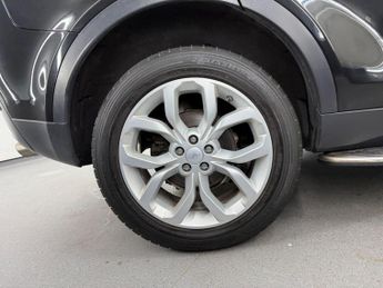 LAND ROVER DISCOVERY SPORT 2.0 TD4 HSE Auto 4WD Euro 6 (s/s) 5dr