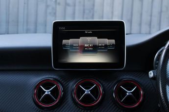 MERCEDES-BENZ A CLASS 2.0 A250 AMG