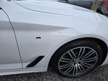 BMW 5 SERIES 2.0 520d xDrive M Sport Saloon