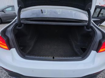 BMW 5 SERIES 2.0 520d xDrive M Sport Saloon