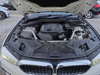 BMW 5 SERIES 2.0 520d xDrive M Sport Saloon