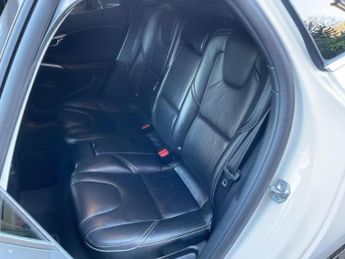 VOLVO V40 1.6 D2 R-Design Lux Powershift Euro 5 (s/s) 5dr