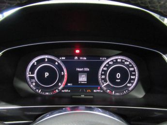 VOLKSWAGEN TIGUAN 2.0 TDI R-Line DSG Euro 6 (s/s) 5dr
