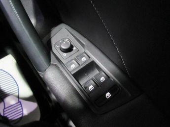 VOLKSWAGEN TIGUAN 2.0 TDI R-Line DSG Euro 6 (s/s) 5dr