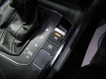 VOLKSWAGEN TIGUAN 2.0 TDI R-Line DSG Euro 6 (s/s) 5dr