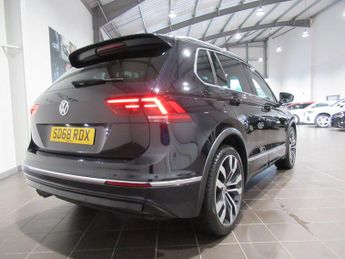 VOLKSWAGEN TIGUAN 2.0 TDI R-Line DSG Euro 6 (s/s) 5dr