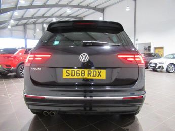 VOLKSWAGEN TIGUAN 2.0 TDI R-Line DSG Euro 6 (s/s) 5dr