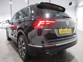 VOLKSWAGEN TIGUAN 2.0 TDI R-Line DSG Euro 6 (s/s) 5dr