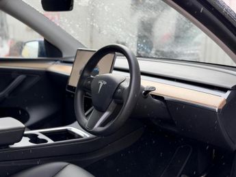 TESLA MODEL Y (Dual Motor) Long Range Auto 4WDE 5dr